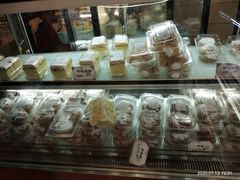 面包甜点陈列柜-国际饭店·帆声西饼屋(黄河路店)