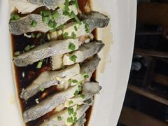 花雕肉饼蒸黄鱼-绿茶餐厅(天津天河城店)