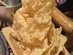 -老牌坊云南鱼豆花火锅(爱建店)