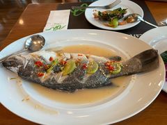 -Chom Cafe and Restaurant