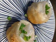 鲜肉虾仁生煎-龍堂蟹黄小笼包(万家丽店)