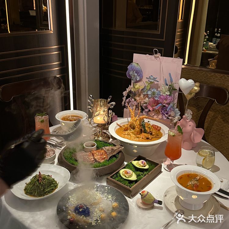 在深圳！！超有氛围感的漂亮饭！！