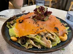 烟熏三文鱼杂菌沙拉-BE BRIGHT KITCHEN(正佳广场店)
