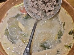 -洱火云南酸菜牛肉火锅(石景山当代商城店)