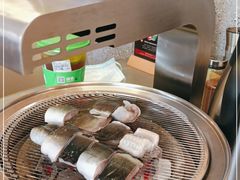 -围炉肉舍•炭烤活鳗•丹东海鲜烤肉(步行街店)