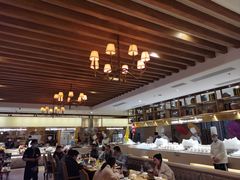 -雍和会海鲜姿造自助(湖东路店)