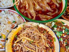 -拈签一笑黄牛肉辣卤串串