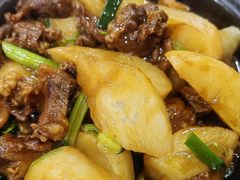萝卜牛腩-正宗鸡饭粤香酒家(朱村店)