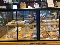 面包甜点陈列柜-BROAD面包路·欧式面包(龙湖时代C馆店)