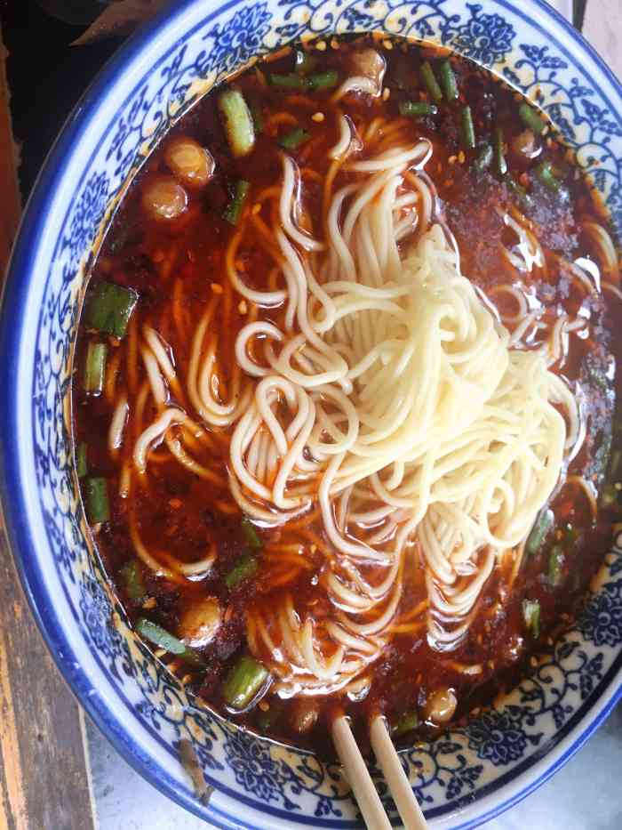 头食问卤坝坝面庄-"地址就在龙洲湾广场办花展的那一条街上,最.