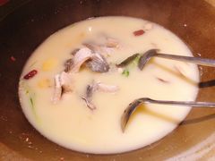 -咕嘟草帽鱼·牛奶一样的鲜鱼汤(天鹅湖万达广场店)
