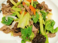 -犇逸·乐山跷脚牛肉·四川现炒(览海店)