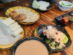 -洞庭洲·防空洞火锅·铜锅涮肉·烧烤(新百广场店)