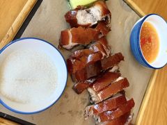 -小白的·非遗东方烤乳猪·海南菜连锁餐厅(椰梦长廊外贸路店)