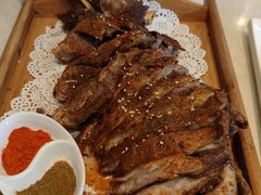 大漠烤羊腿-伊祥·敦煌楼