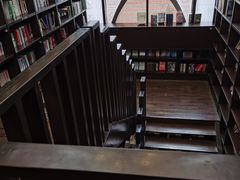 -钟书阁(松江泰晤士小镇店)