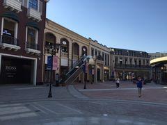 -王府井奥莱临潼小镇(临潼店)