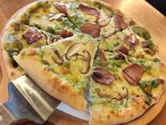 罗勒熏鸭胸披萨-COMMUNE幻师(五角场店)