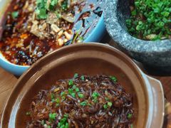 -有红鸡毛店·川菜(建设路店)