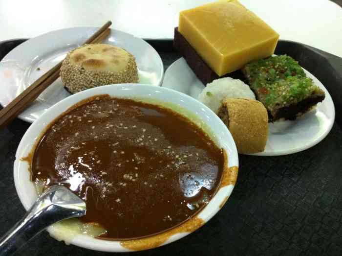 隆福寺小吃店(隆福寺店)-"做得越来越不行了,每个柜台都是外面承包来.