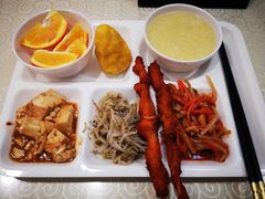 -天津波士信达奔驰4S店(卫津南路店)