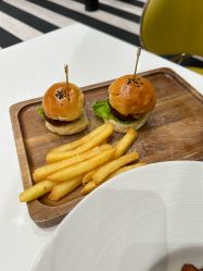 -奈尔宝家庭中心·亲子餐厅(鄞州万达店)