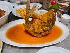 糖醋鲤鱼-闫府私房菜·百年鲁菜(恒隆店)