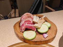 猪五花-蚂蚁洞·烤肉大营地(上海静安大悦城店)