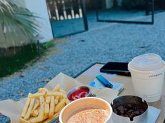 -J Create城市露营咖啡·简餐·宠物(上海动物园店)