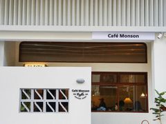 -Café Monson