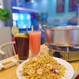 咕嘟嘟开吃正‮打宗‬边炉！一连喝了三碗~！