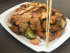 -东海岸人工湖美食村