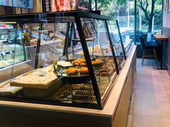 面包甜点陈列柜-巴黎贝甜(万源店)