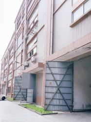 -逝水玩具折扣店