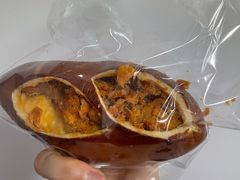 蛋黄肉松碱水棒-0+1·手作面包(新北店)