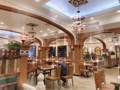 大堂-清真·玛丽亚新疆菜主题餐厅(浙江中路店)