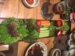 青菜拼盘-黑牛の店·和牛烧肉(大悦城店)