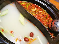 牛油鸳鸯锅底-串门邻居串串火锅(云南南路店)