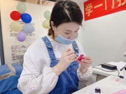-慕拉美甲美睫皮肤管理