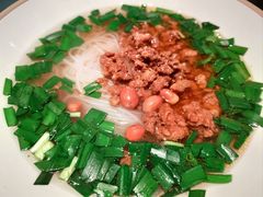 小鲜肉米线-八月美食小馆(银泰城总店)