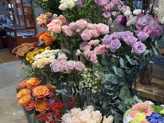 -谷莠子花艺气球派对·绿植造景·花艺沙龙(东海缤纷天地店)