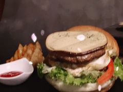 -HIGH FIVE哈福手工汉堡(桂林路店)