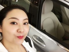-上海星瀚奔驰4S店(长寿路店)