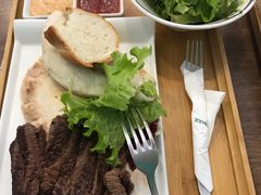安格斯香煎谷饲和牛西冷牛排-榖屋house of flour(张江首店)