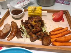 嫩爽牛仔肉大拼盘-杯子红牛排(创意产业园店)