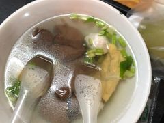 -松树干拌面店