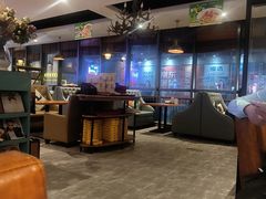 -豪客嘉族·麦尼顿西餐厅(乐福天下店)