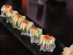 牛油果软壳蟹卷-羽山料理