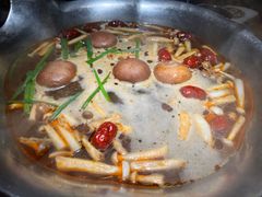 珍鲜菌菇鸳鸯锅-湊湊火锅·茶憩(上海合生汇店)