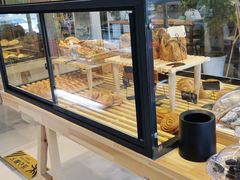 面包甜点陈列柜-熊叔熊婶面包房(团结湖店)